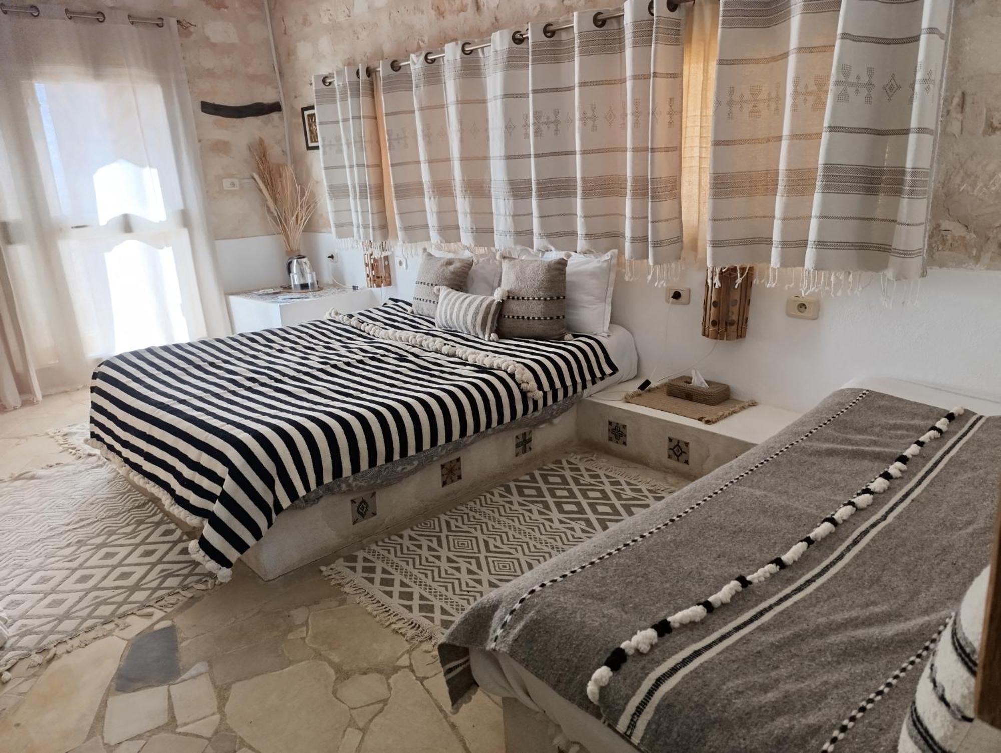 Dar Ayed Tamezret Hotel Tamazrat Bagian luar foto