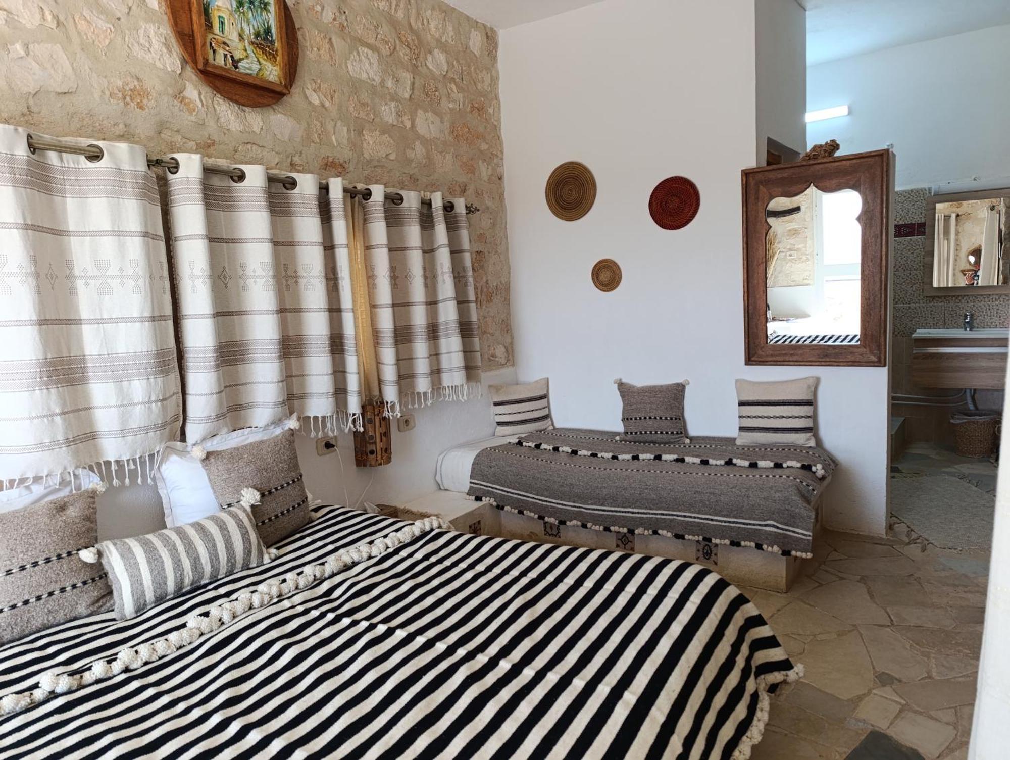 Dar Ayed Tamezret Hotel Tamazrat Bagian luar foto